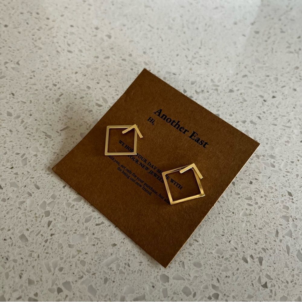 Geometric Design Earrings - Picture 5 of 8
